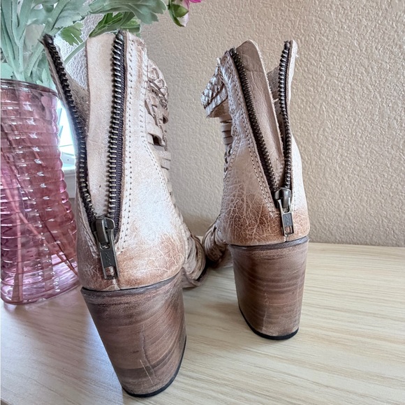 Freebird Braided Tan Women's Ankle Boots - Picture 6 of 6